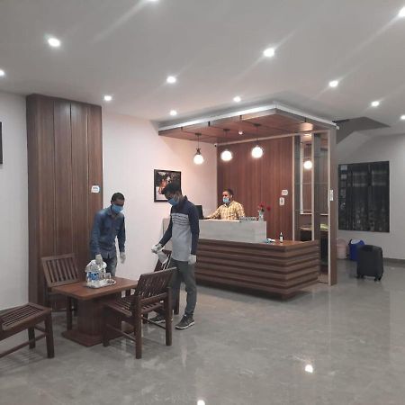 Hotel Katra Grand Екстериор снимка