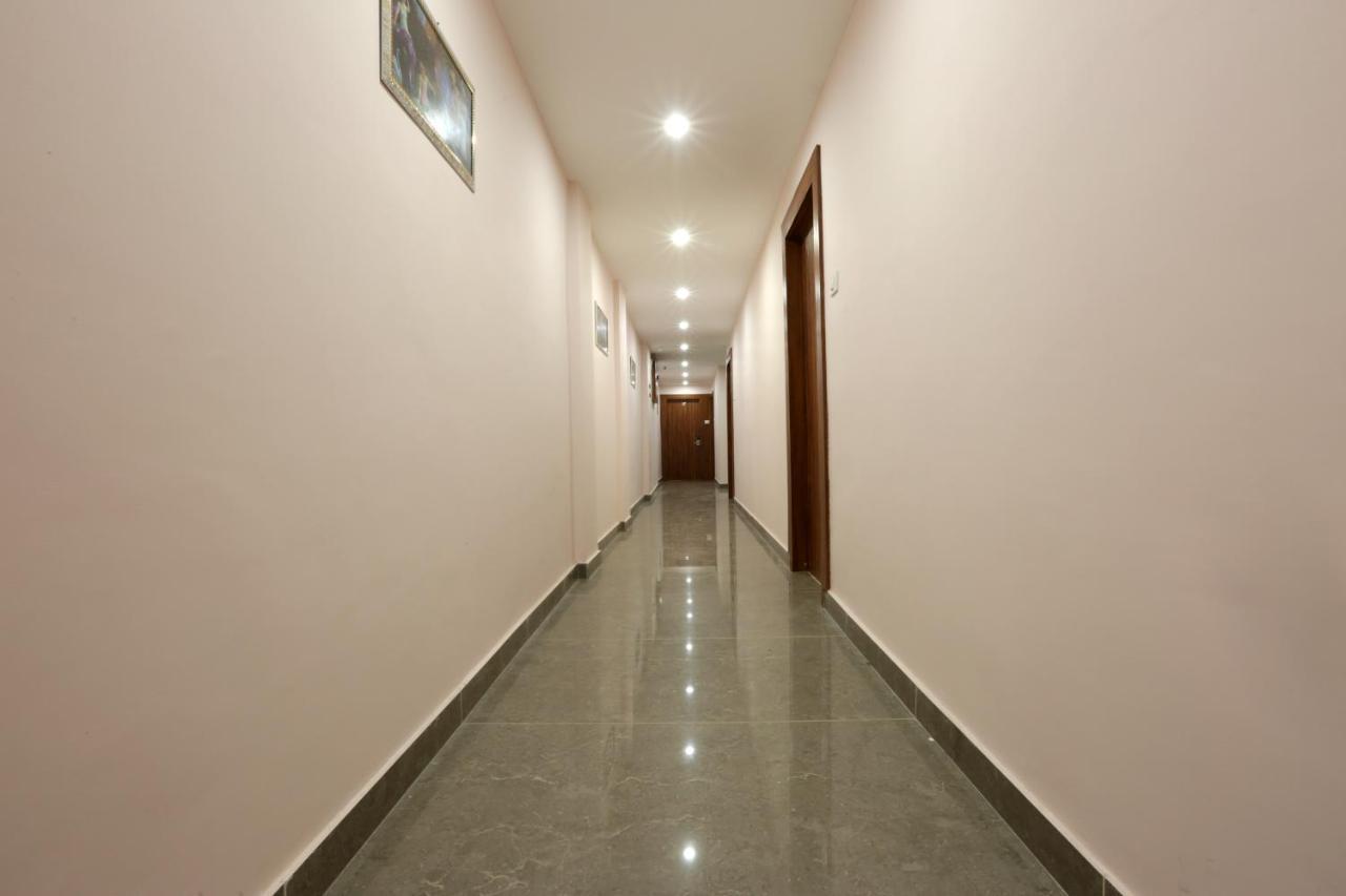 Hotel Katra Grand Екстериор снимка