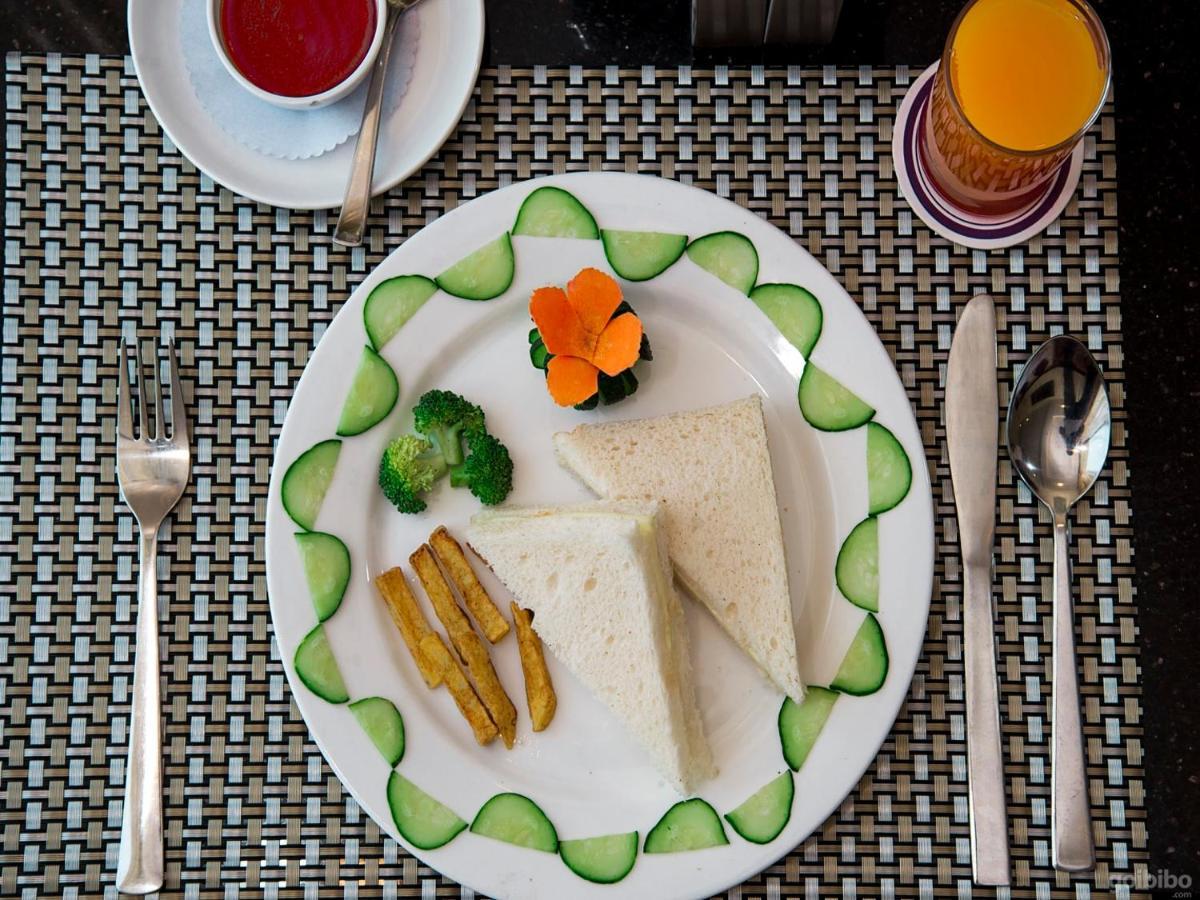 Hotel Katra Grand Екстериор снимка